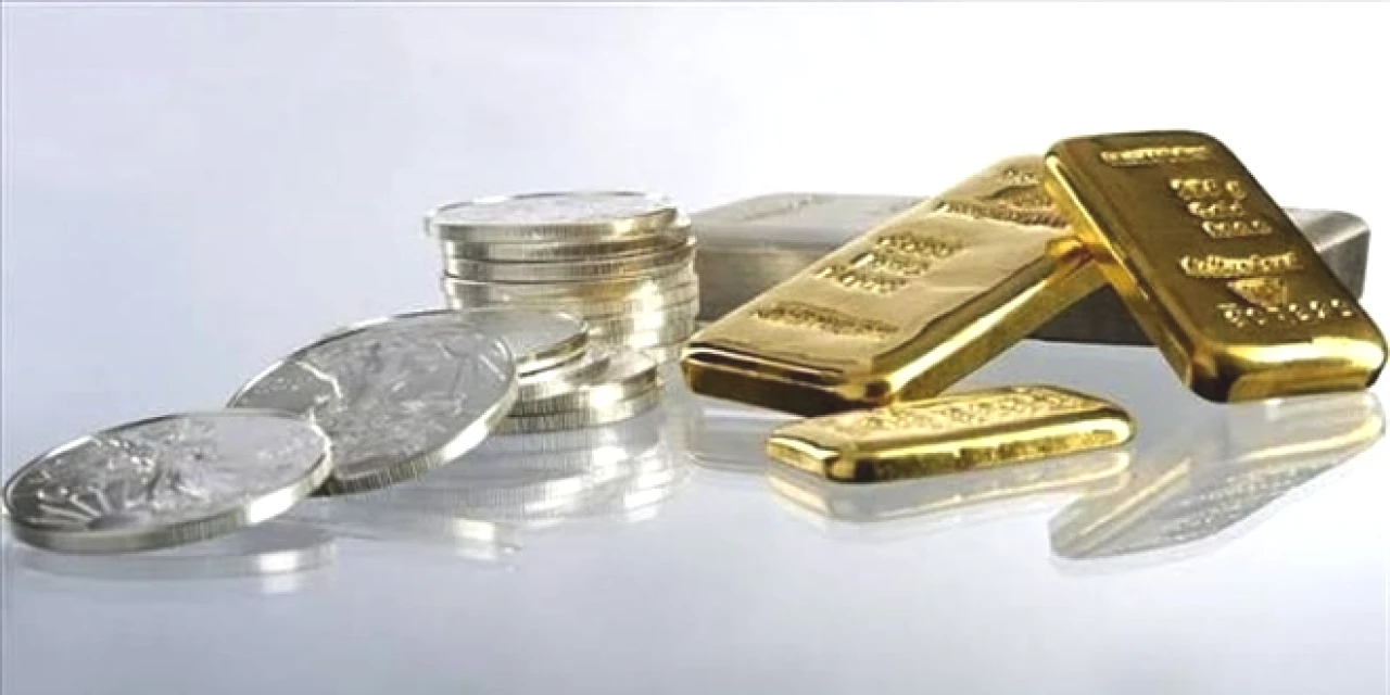 Altın ve Gümüş Çakıldı! Gram Altın 6.450 Liraya Kadar Geriledi
