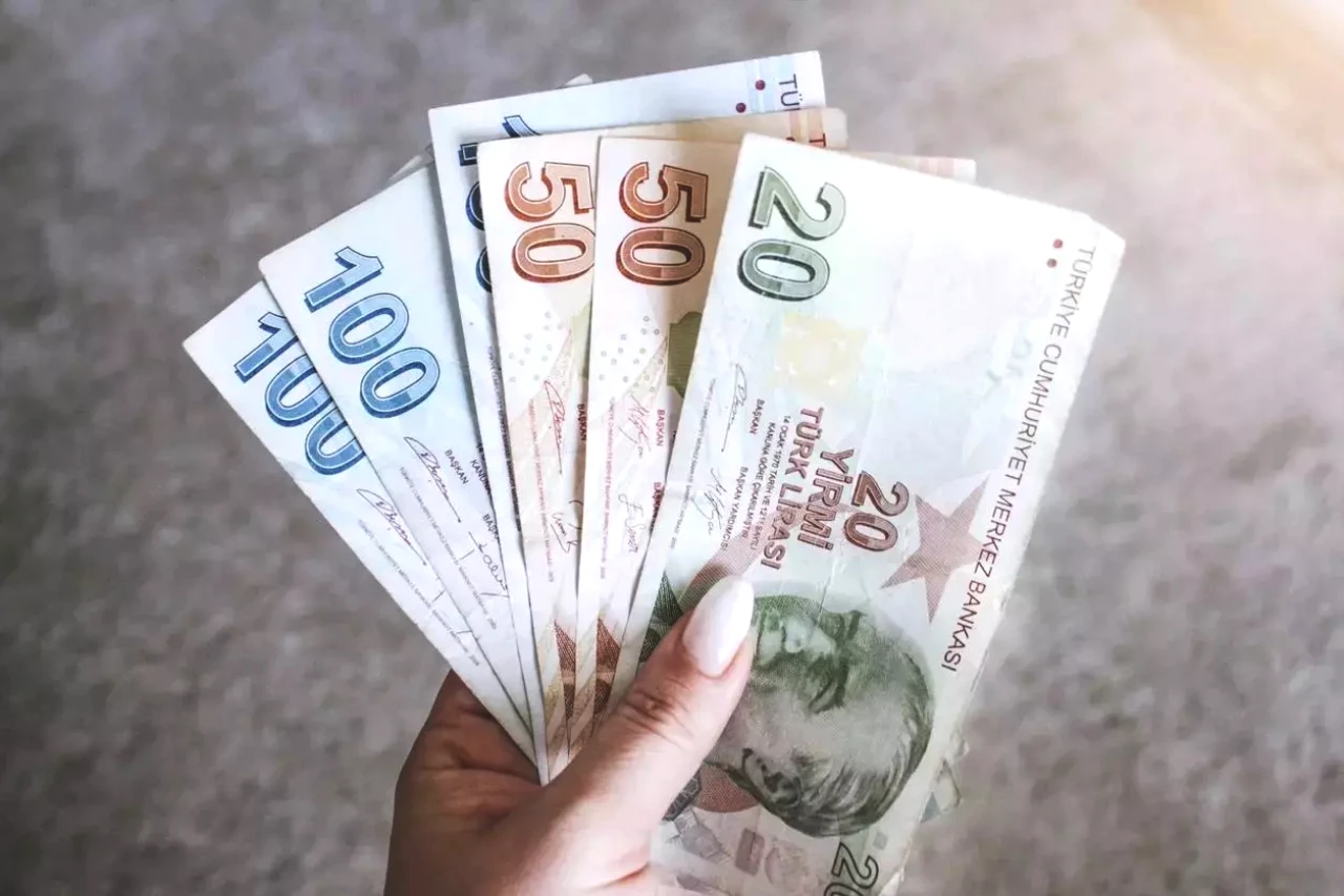 Evde Bakım Maaşı Alanlar Dikkat! Ekimde 15.755 TL Yattı, Kasım Ödemesi Ne Zaman?