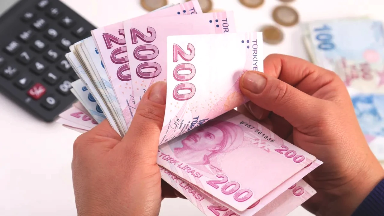 Memur Emeklisine 25 Bin TL Seyyanen Zam Teklifi! Vergisiz ve Hacizsiz Ödenecek