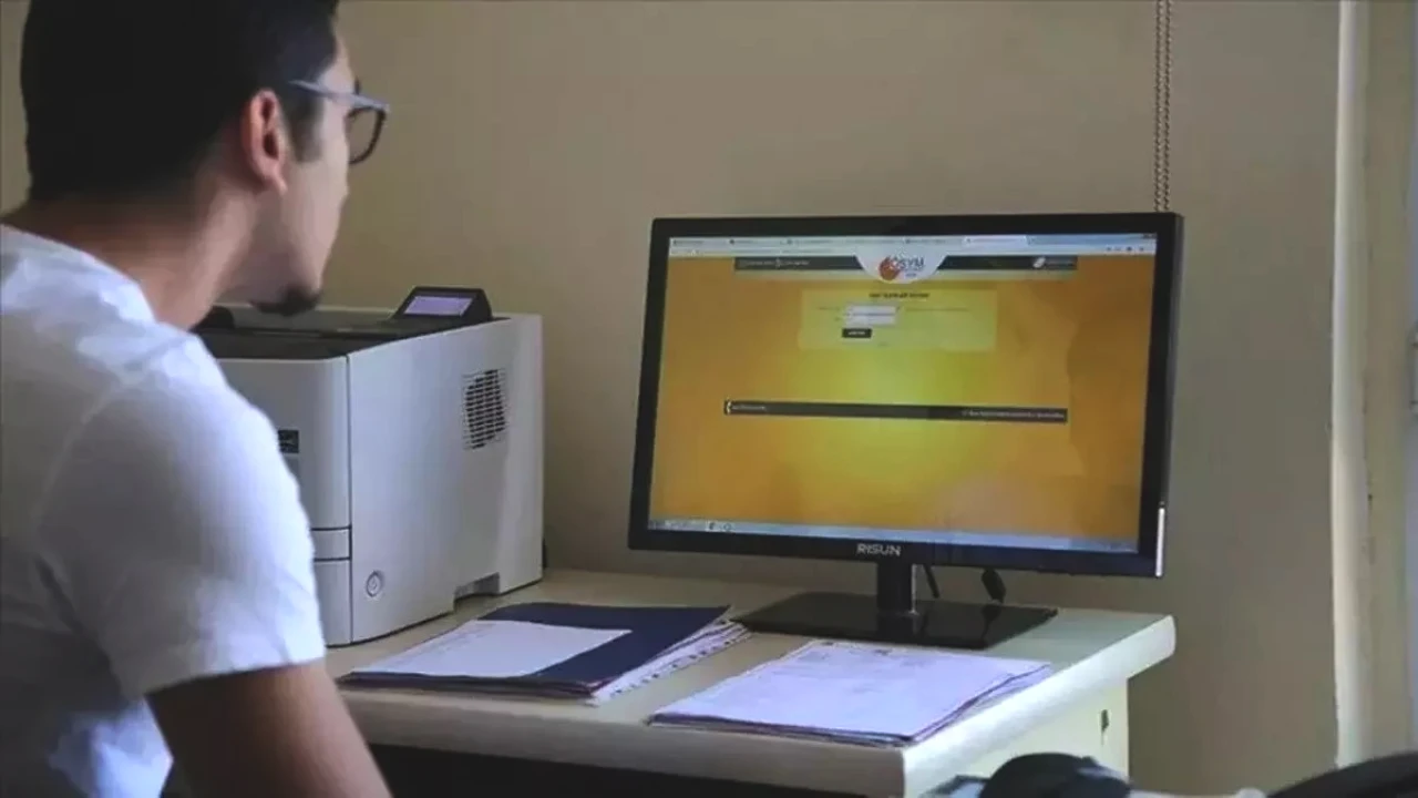 Sözleşmeli Personelin Görevlendirmesi İptal mi Olacak? Yönetmelikte Büyük Boşluk