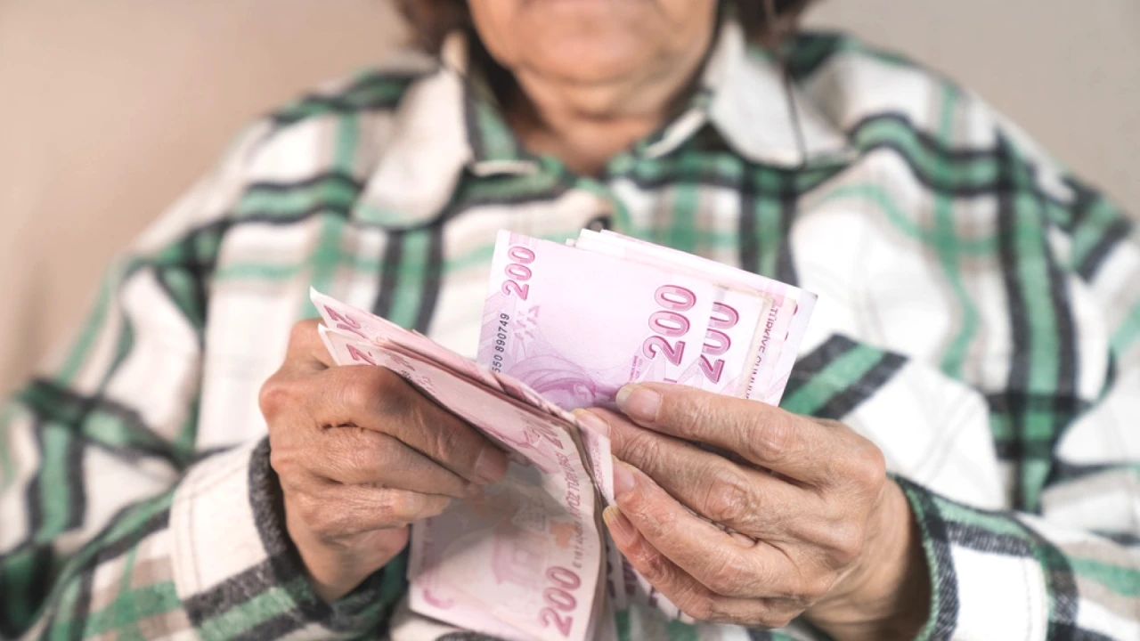 En Düşük Memur Emeklisi Aylığı 33 Bin TL'yi Aşıyor! Ocak İçin 2 Senaryo